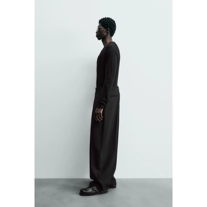 Джемпер из шерсти limited edition с v-образным вырезом