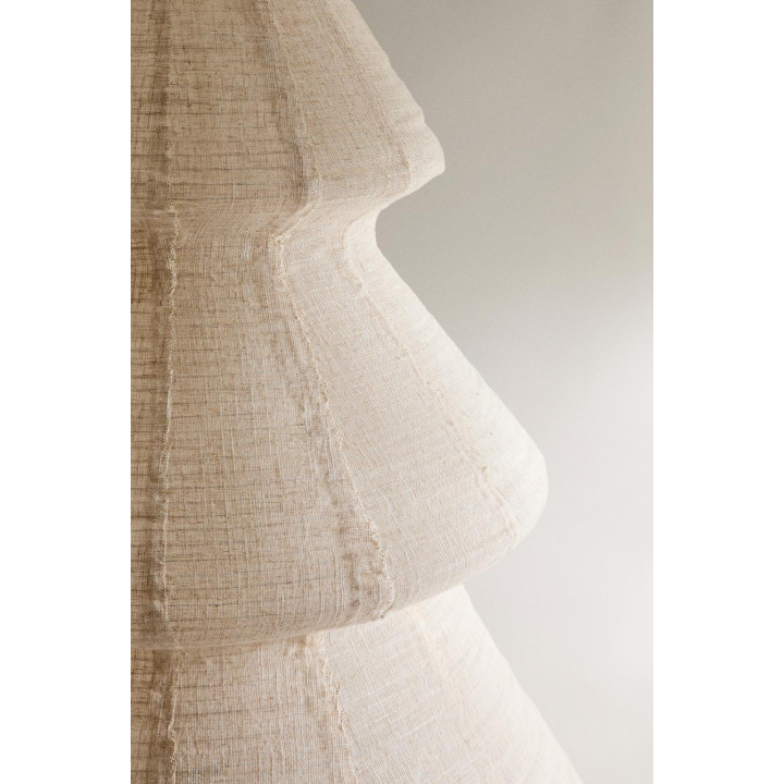 Лампа в форме дерева с абажуром из светлого бежевого льна