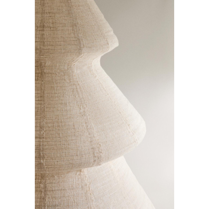 Лампа в форме дерева с абажуром из светлого бежевого льна