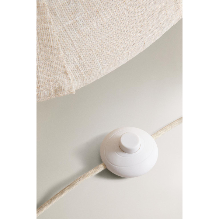 Лампа в форме дерева с абажуром из светлого бежевого льна