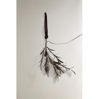 Средняя ветвь с листьями и огоньками