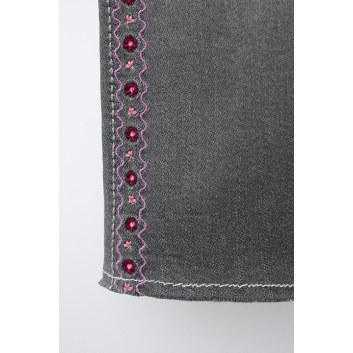 ДЖИНСЫ MARINE С ЦВЕТОЧНОЙ ВЫШИВКОЙ