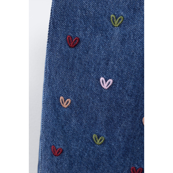 ДЖИНСЫ-КЮЛОТЫ С ВЫШИВКОЙ «СЕРДЕЧКИ»