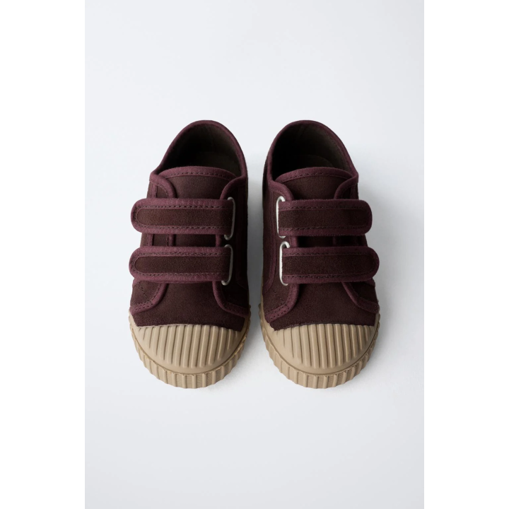 Кроссовки из разделанной замши