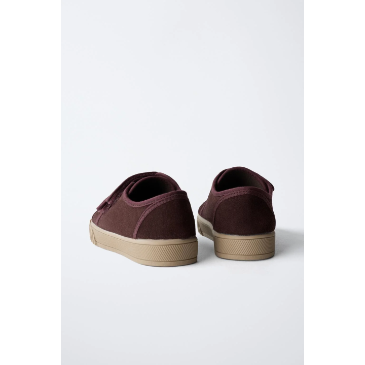 Кроссовки из разделанной замши