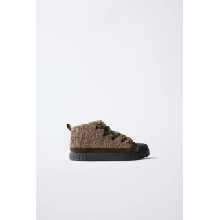 ВЫСОКИЕ КРОССОВКИ ИЗ ИСКУССТВЕННОЙ ОВЧИНЫ