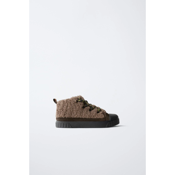 ВЫСОКИЕ КРОССОВКИ ИЗ ИСКУССТВЕННОЙ ОВЧИНЫ