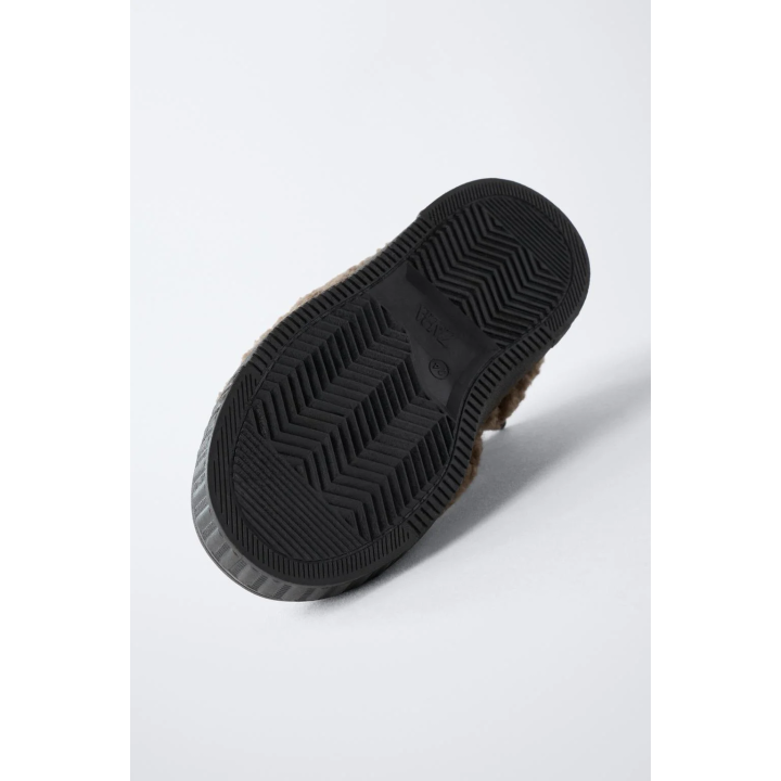 ВЫСОКИЕ КРОССОВКИ ИЗ ИСКУССТВЕННОЙ ОВЧИНЫ