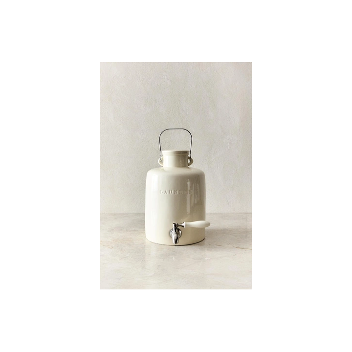 LAUNDRY DETERGENT DISPENSER