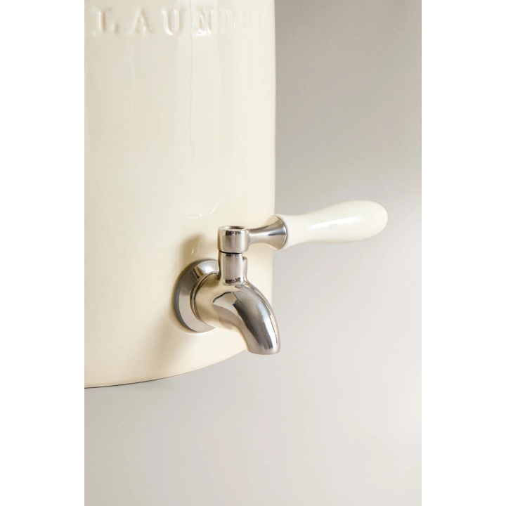 LAUNDRY DETERGENT DISPENSER