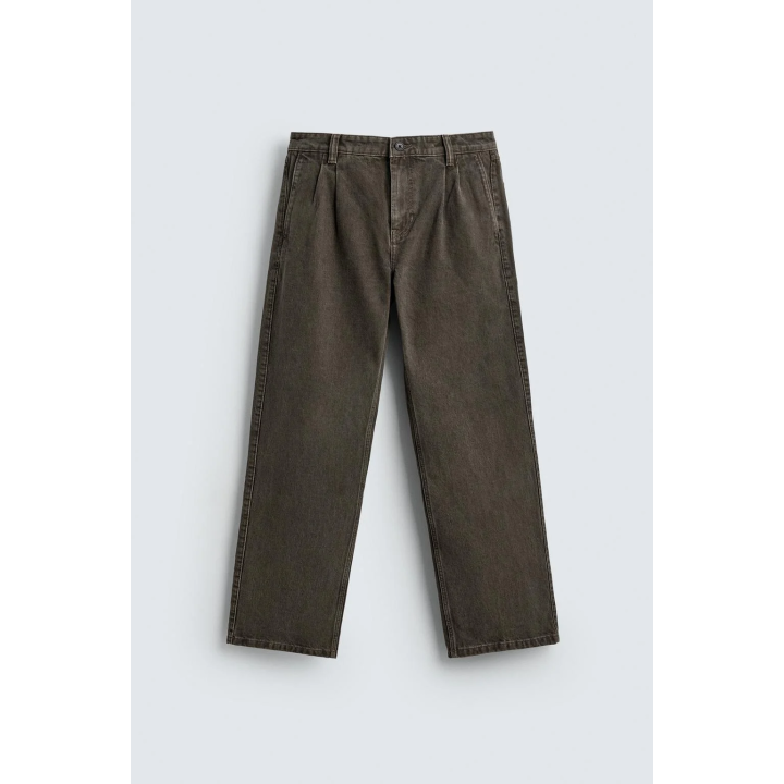 Джинсы прямого кроя со складками