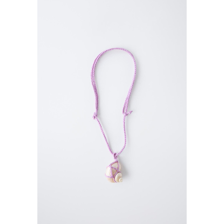 ОЖЕРЕЛЬЕ ИЗ ШНУРА С ПОДВЕСКОЙ «РАКУШКА»