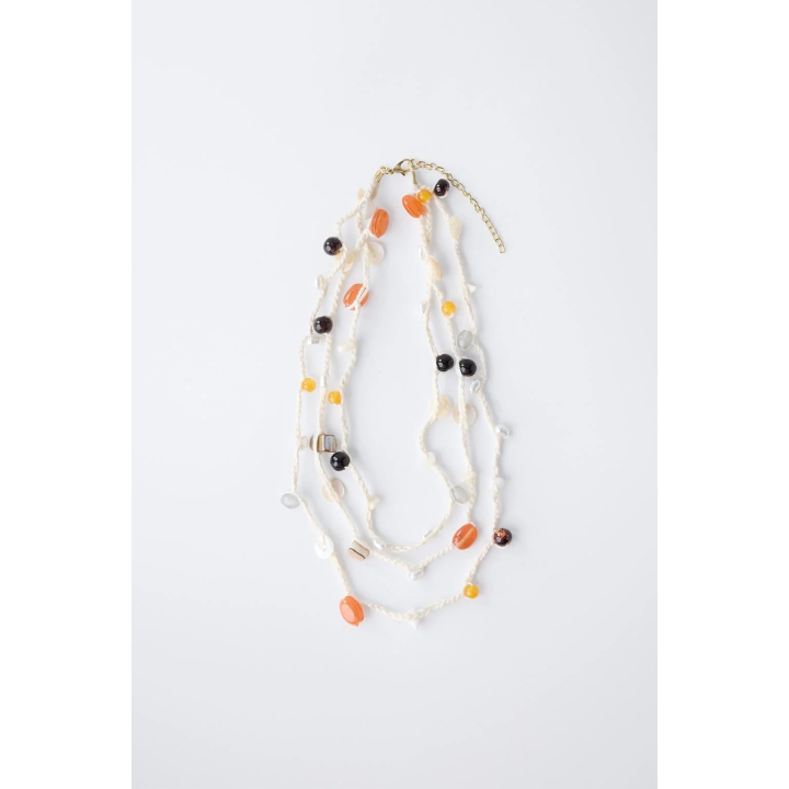 ОЖЕРЕЛЬЕ С БУСИНАМИ И РАКУШКАМИ