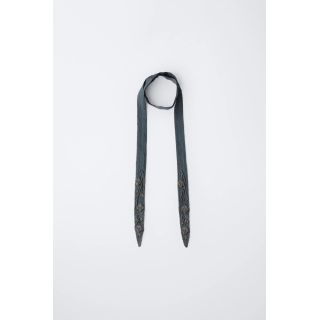 Шарф-ожерелье с вышивкой