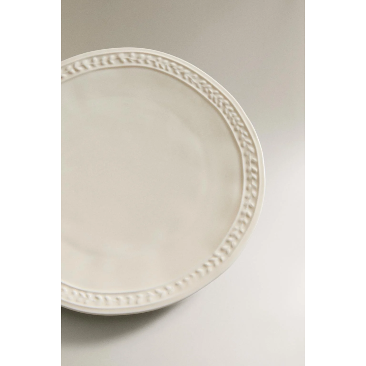 STONEWARE DESSERT PLATE WITH RAISED DESIGN