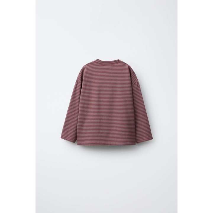 ФУТБОЛКА С ПОЛОСАТЫМ ПРИНТОМ