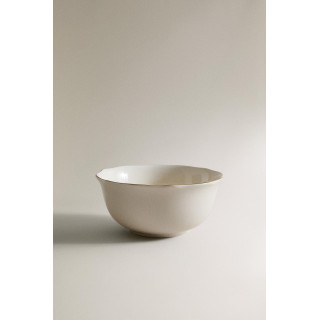 Фарфоровая чаша с волнистым краем