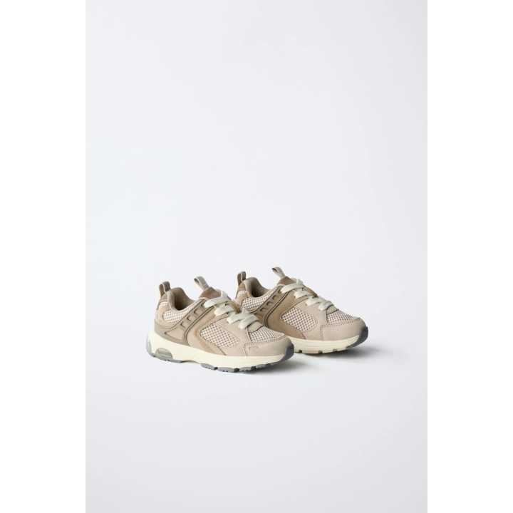 МНОГОСЛОЙНЫЕ СПОРТИВНЫЕ КРОССОВКИ