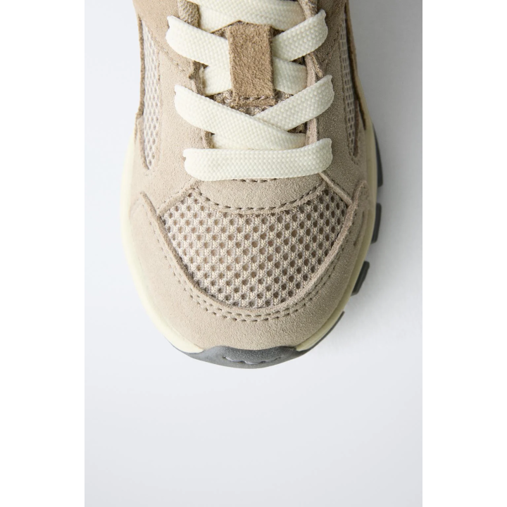 МНОГОСЛОЙНЫЕ СПОРТИВНЫЕ КРОССОВКИ