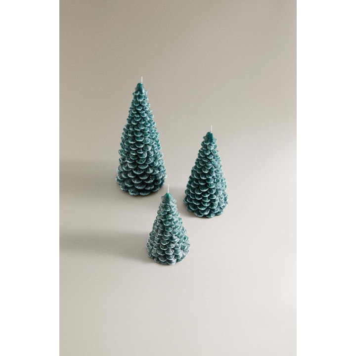 Свеча елка снежного рождества