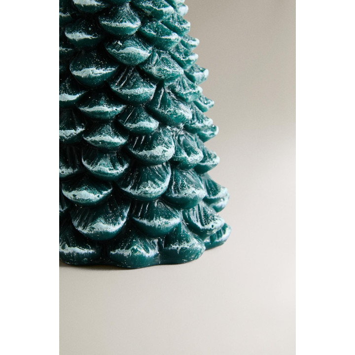 Свеча елка снежного рождества