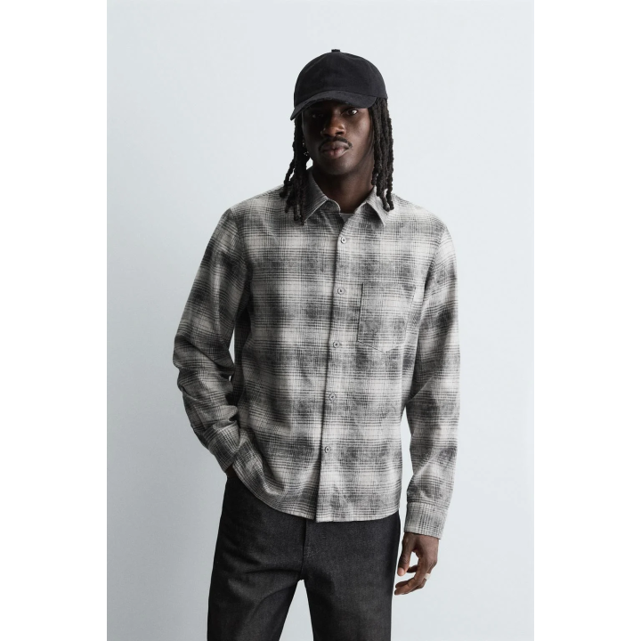 Рубашка в клетку свободного кроя