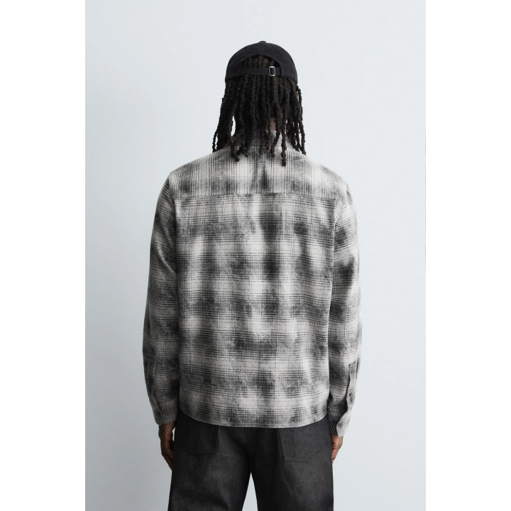 Рубашка в клетку свободного кроя