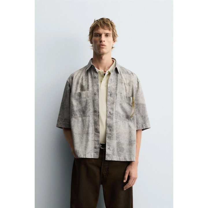 РУБАШКА RELAXED FIT С АБСТРАКТНЫМ ПРИНТОМ