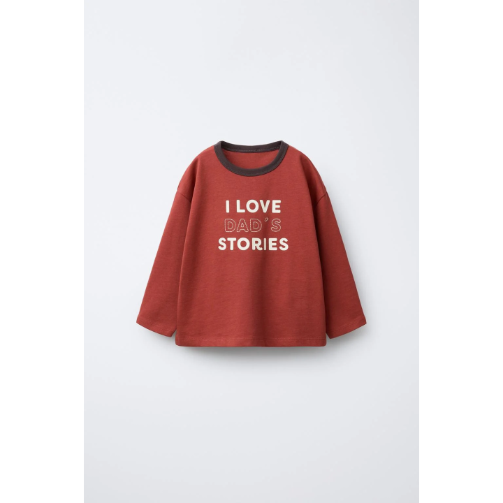 ФУТБОЛКА С КОНТРАСТНЫМИ ДЕТАЛЯМИ И НАДПИСЬЮ