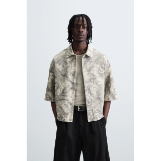 КУРТКА-РУБАШКА С АБСТРАКТНЫМ ПРИНТОМ И ЭФФЕКТОМ ПОТЕРТОСТИ