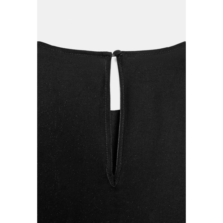 Блузка из блестящей ткани с оборками