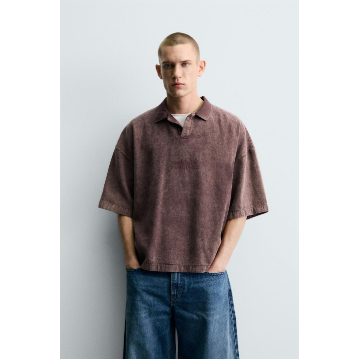 ПОЛО ИЗ РЕЛЬЕФНОЙ ТКАНИ С ЭФФЕКТОМ ПОТЕРТОСТИ