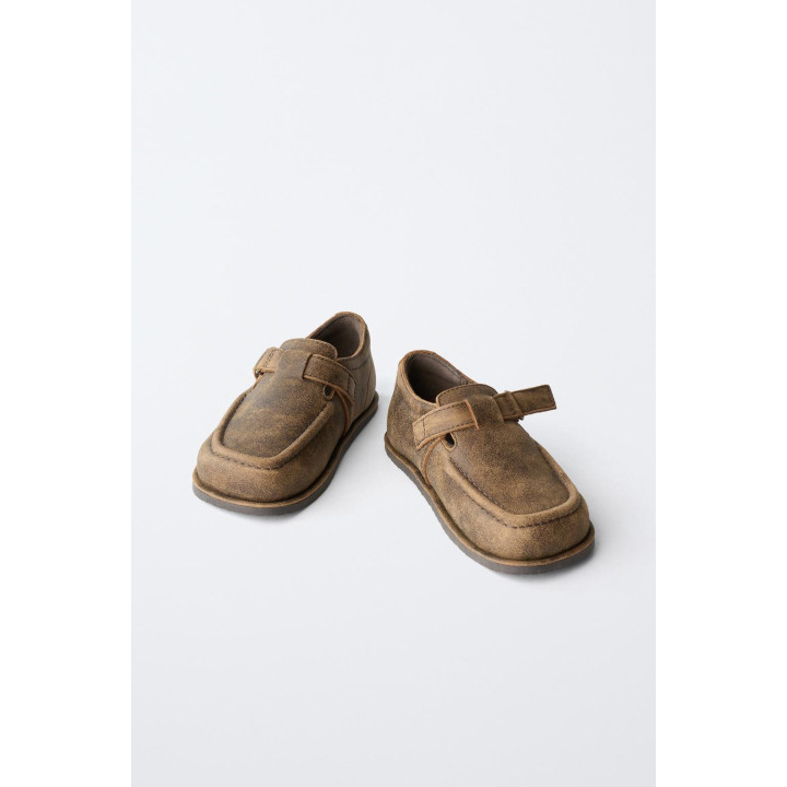 КОЖАНЫЕ ТУФЛИ С ПРЯЖКОЙ