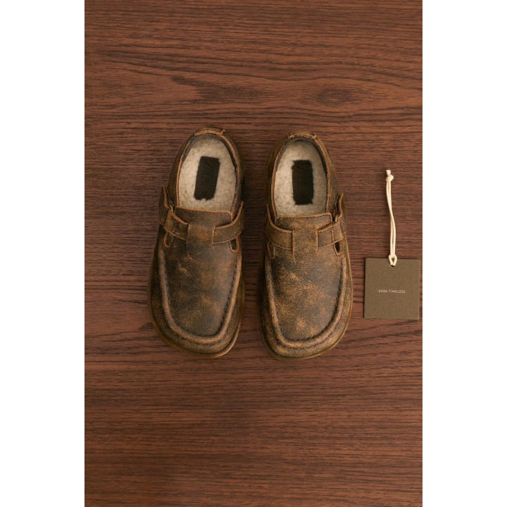 КОЖАНЫЕ ТУФЛИ С ПРЯЖКОЙ