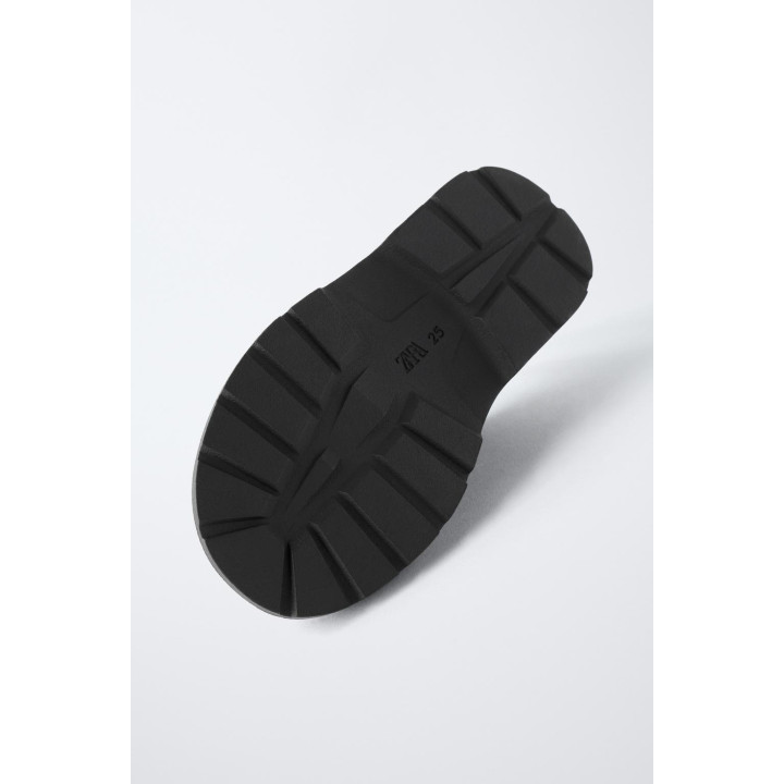 ТУФЛИ-ДЕРБИ НА РИФЛЕНОЙ ПОДОШВЕ