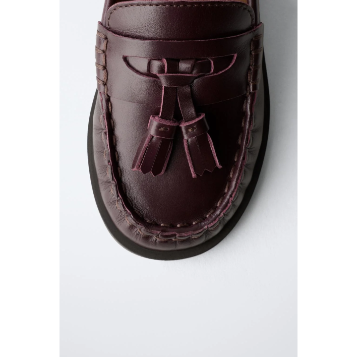 Лоферы с кисточкой из ограниченной коллекции из кожи