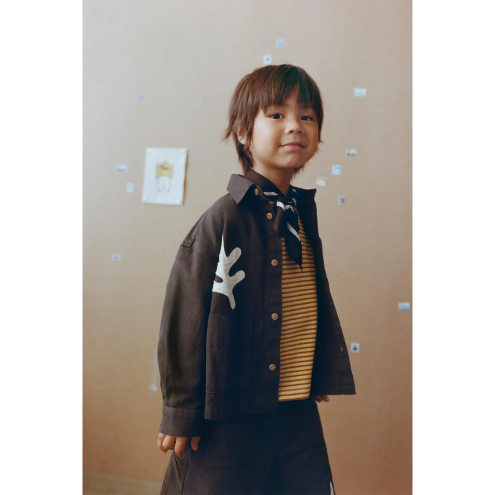 КУРТКА-РУБАШКА С ЛИСТЬЯМИ-НАШИВКАМИ