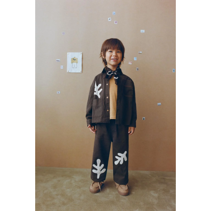 БРЮКИ С ЛИСТЬЯМИ-НАШИВКАМИ