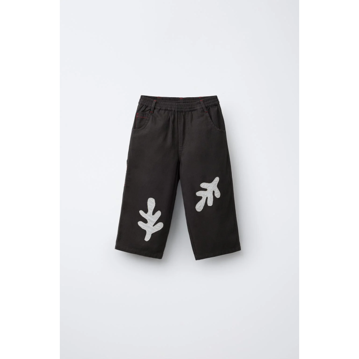 БРЮКИ С ЛИСТЬЯМИ-НАШИВКАМИ