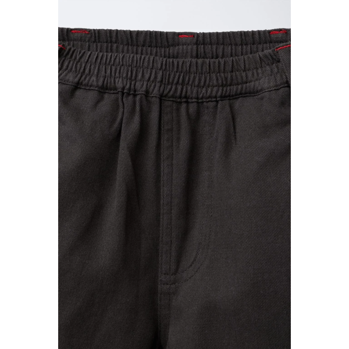 БРЮКИ С ЛИСТЬЯМИ-НАШИВКАМИ