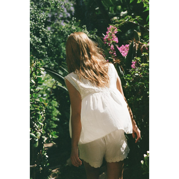 Топ limited edition с вышивкой кружевом