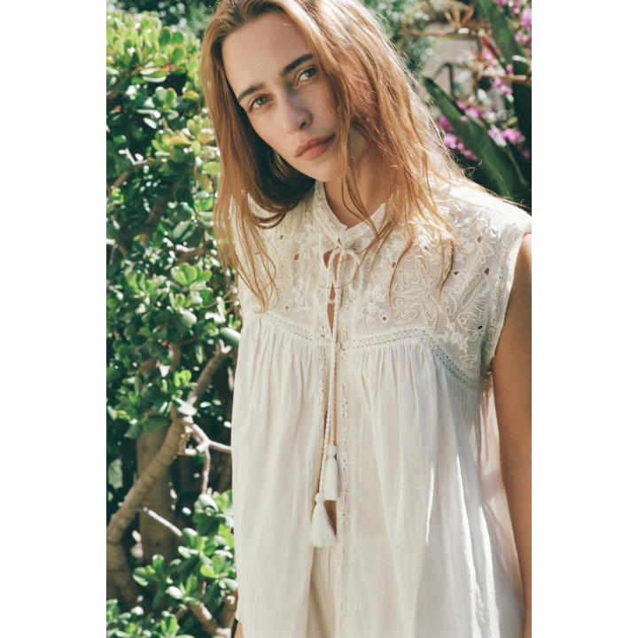 Топ limited edition с вышивкой кружевом