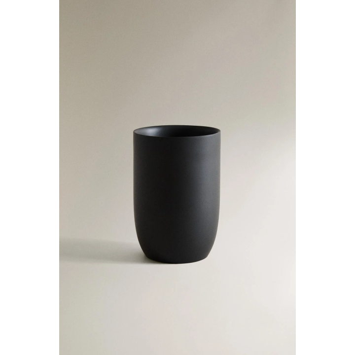 BLACK RESIN TOOTHBRUSH HOLDER