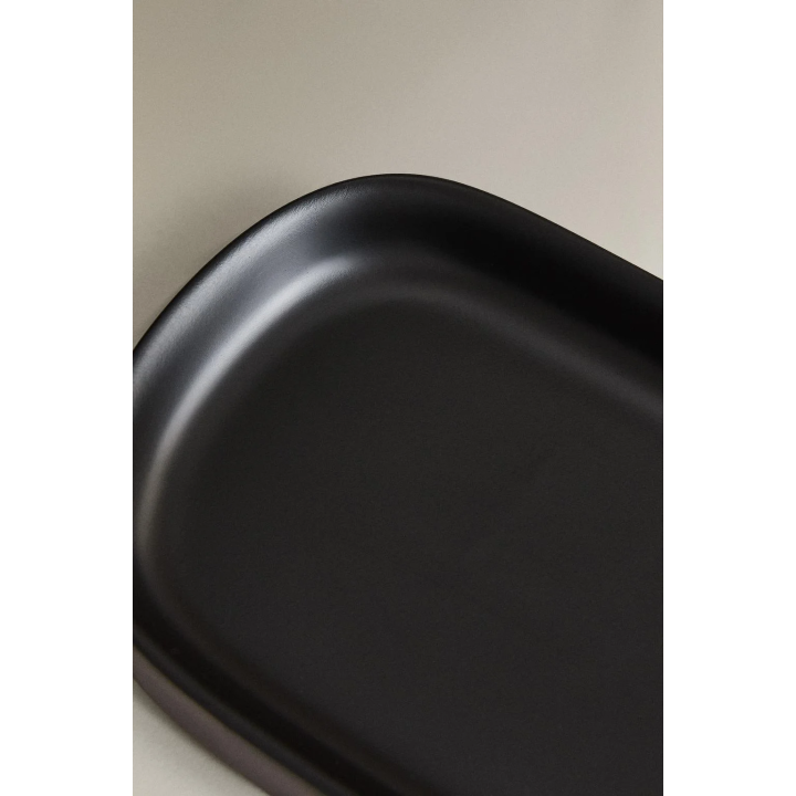 BLACK RESIN SOAP DISH