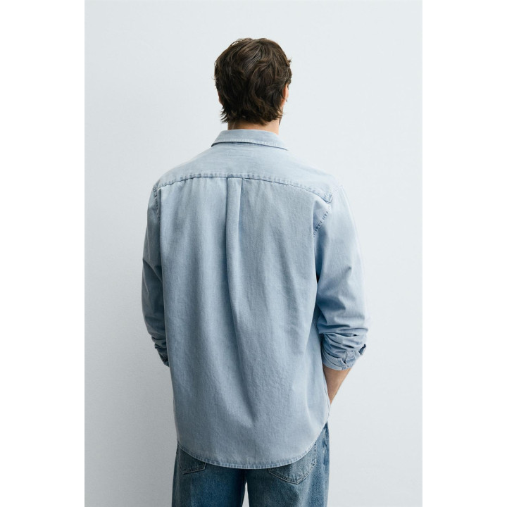 Рубашка из выцветшего денима