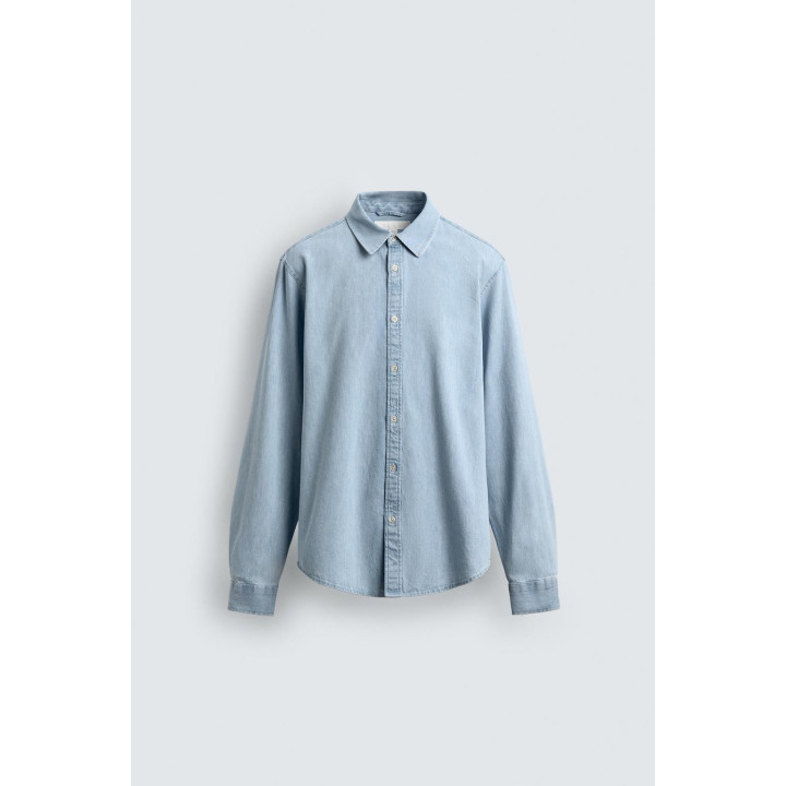 Рубашка из выцветшего денима