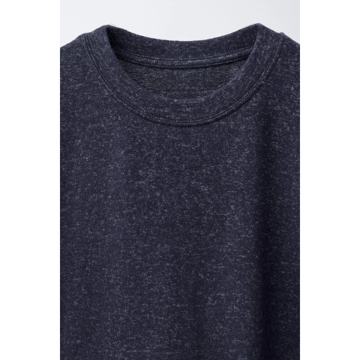 СВИТЕР ИЗ МЯГКОЙ ТКАНИ С КОНТРАСТНЫМИ ДЕТАЛЯМИ