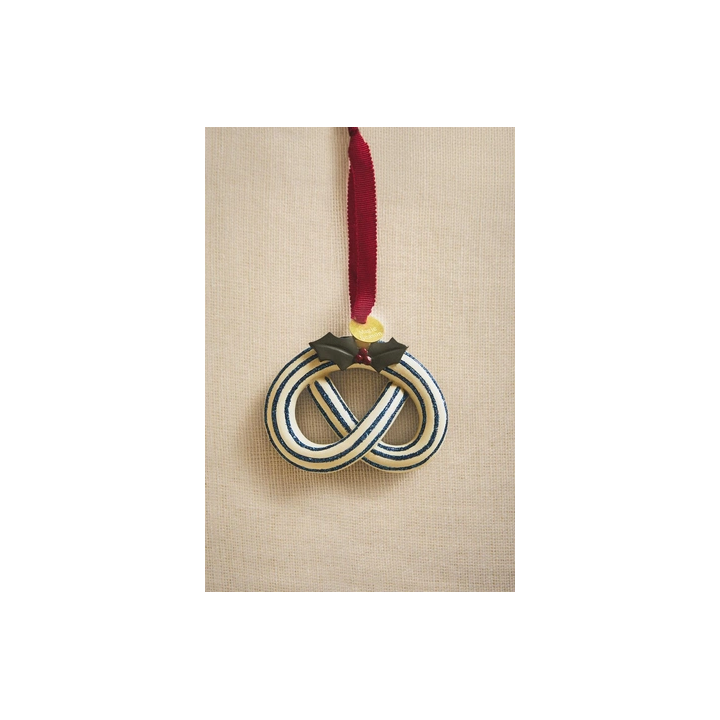GLITTERY PRETZEL CHRISTMAS TREE DECORATION