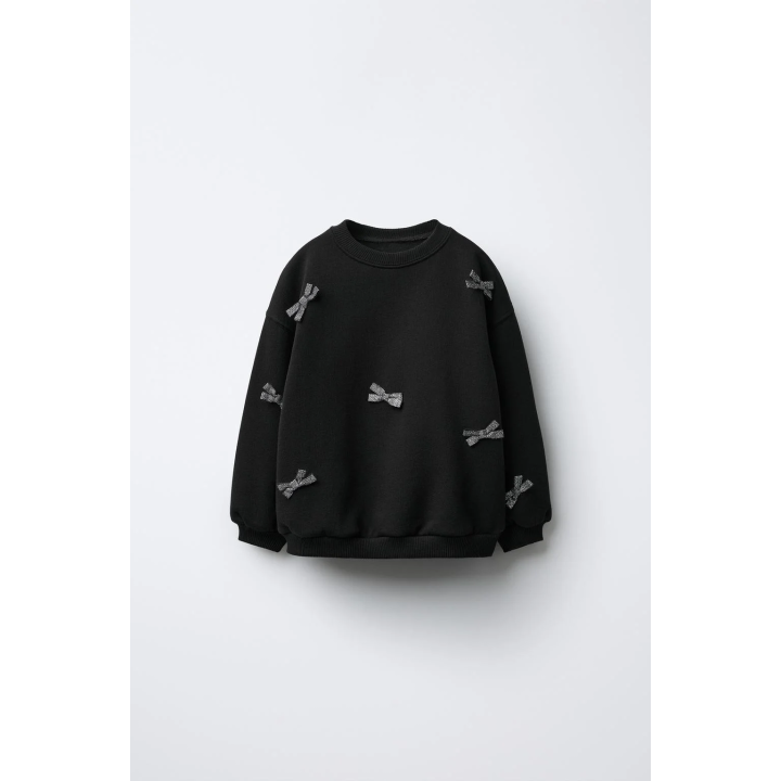 ТОЛСТОВКА С БАНТАМИ И БЛЕСТКАМИ