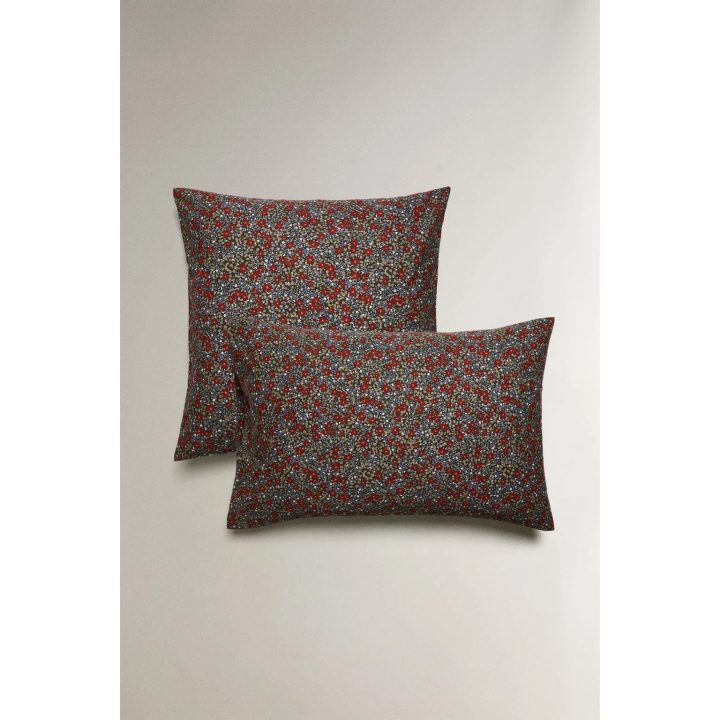 Детская новогодняя подушка с цветочным узором